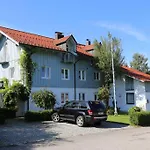 Laura Laeufers Chiemsee Gstadt